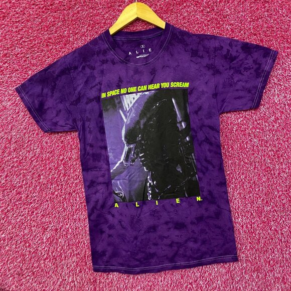 Alien Xenomorph Space No One Can Hear You Scream Tie Dye Small - Picture 3 of 4